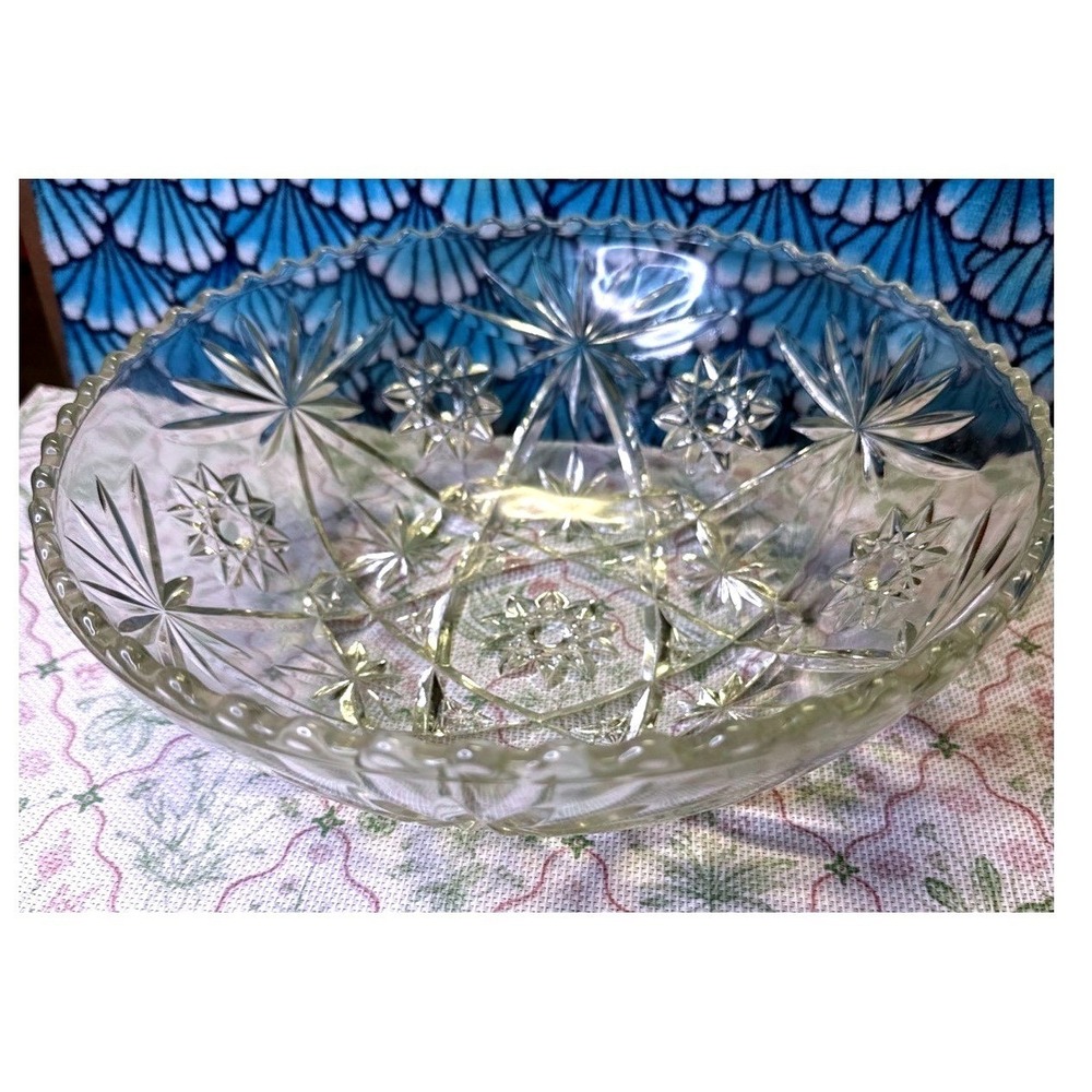Large Clear Glass Serving Bowl Star Pattern Scalloped Ridged Edge 10.5"
